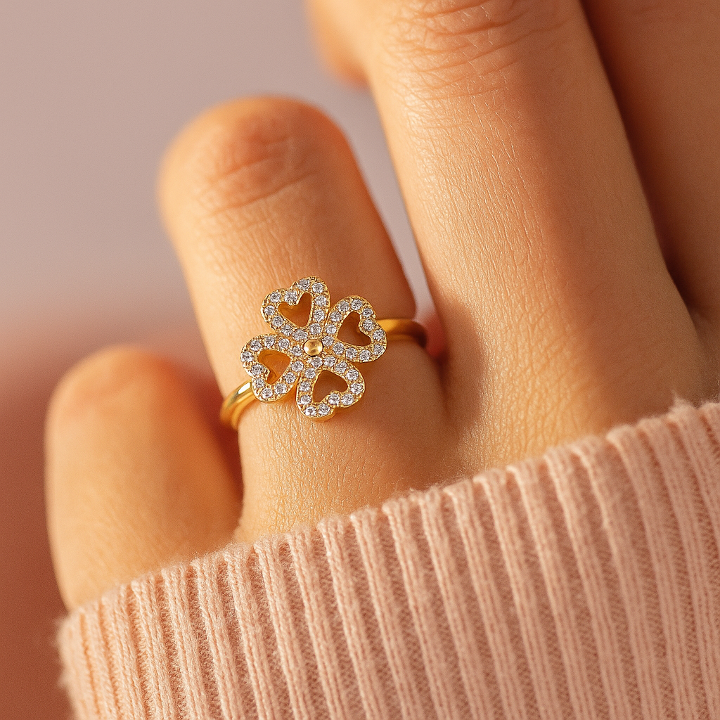 Clover Spinner Ring